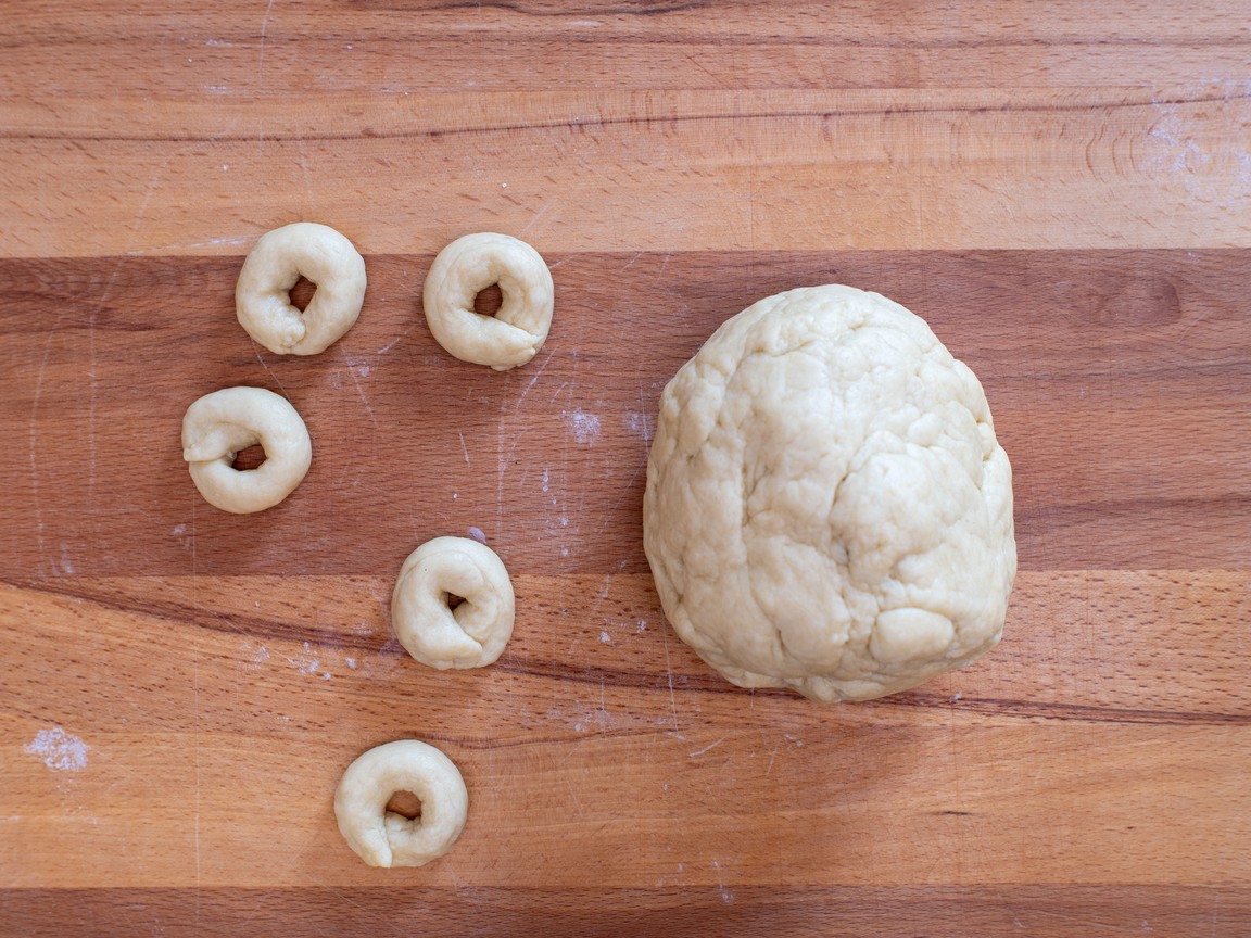 Bröselige apulische Taralli - Schritt 4