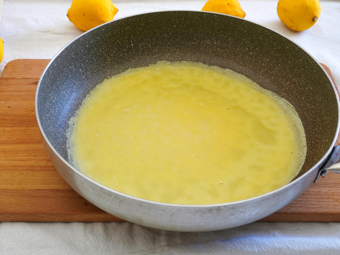 Crêpes mit Zucker und Zitrone - Schritt 3