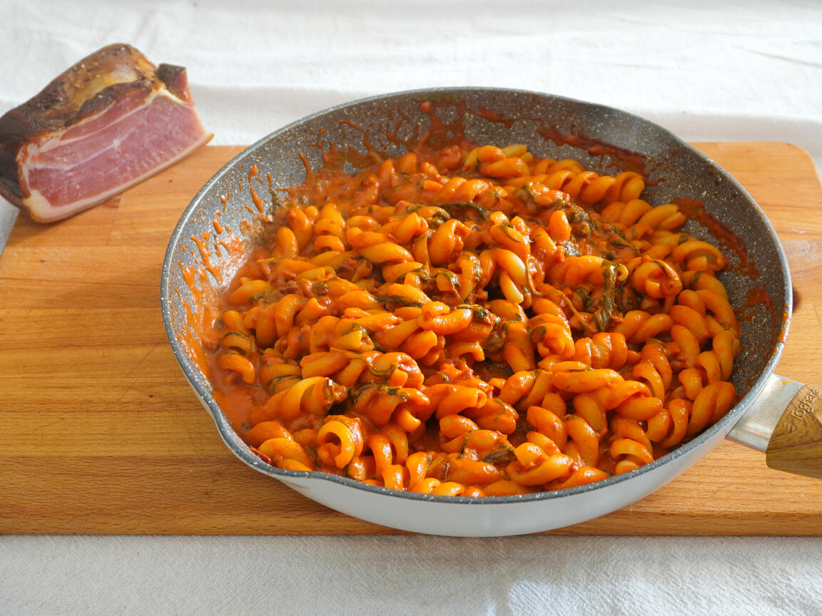 Fusilli mit Speck und Mangold - Schritt 5