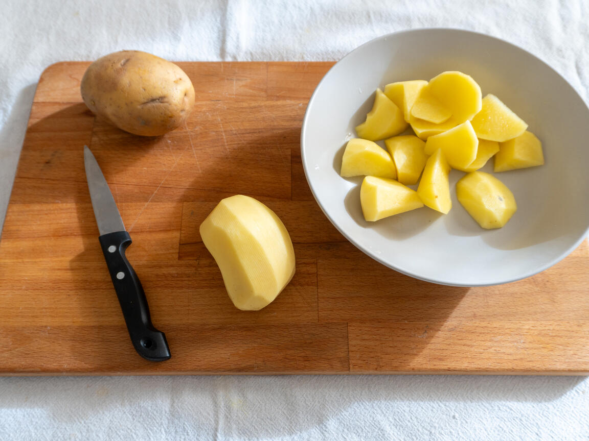 Geröstete Kartoffeln in der Heißluftfritteuse - Schritt 1