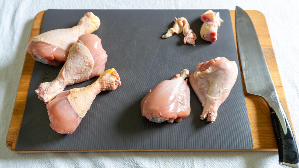 Hähnchenschenkel mit Speck aus dem Ofen - Schritt 1