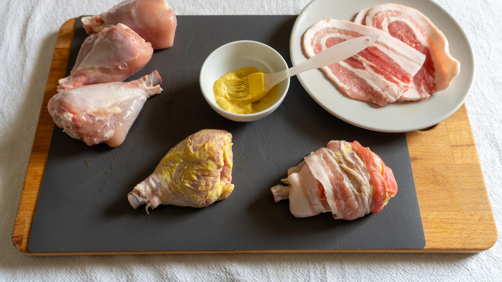 Hähnchenschenkel mit Speck aus dem Ofen - Schritt 2
