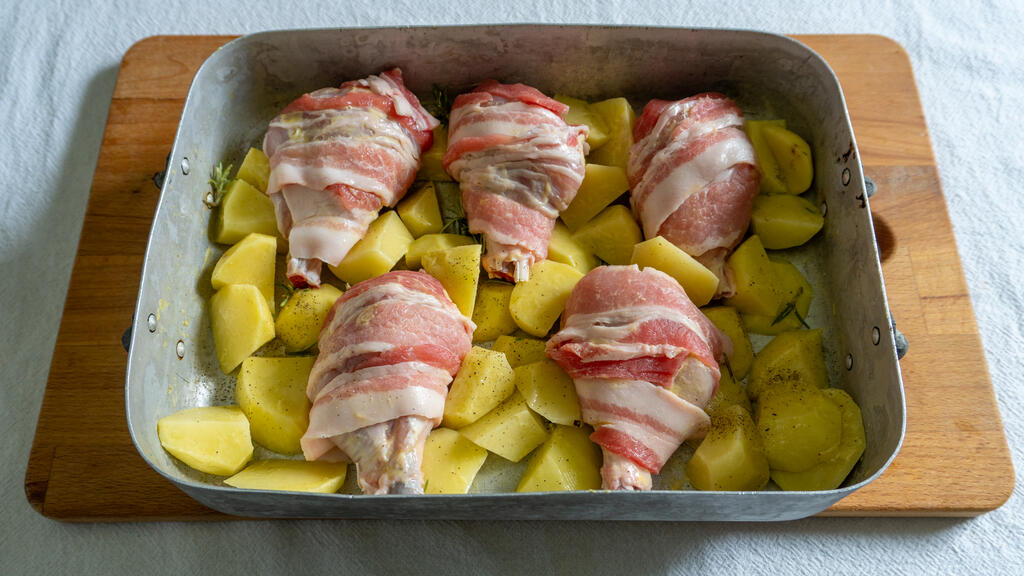 Hähnchenschenkel mit Speck aus dem Ofen - Schritt 4