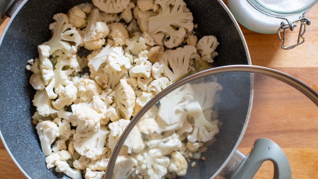 Pasta mit Blumenkohl-Walnuss-Creme