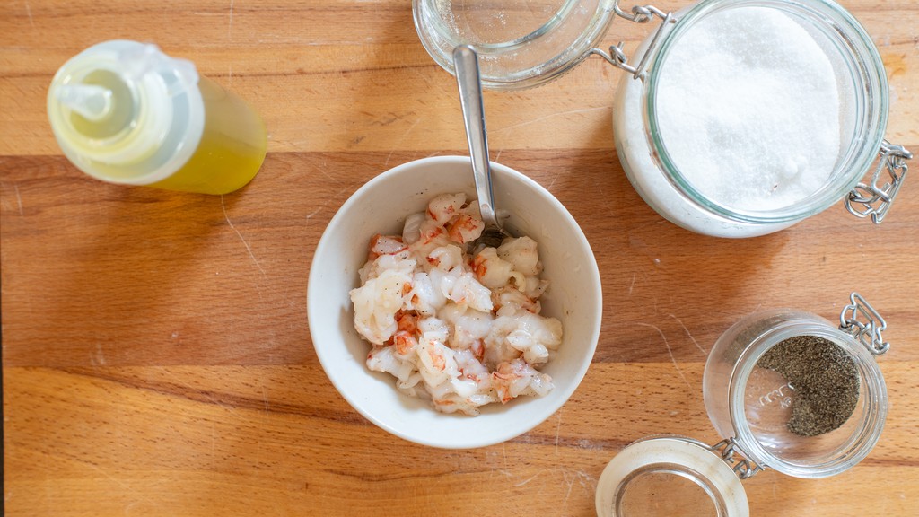 Pasta mit Sepiatinte und Garnelen