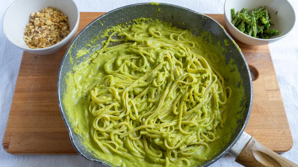 Pasta mit Spargelcreme und Walnüssen - Schritt 8