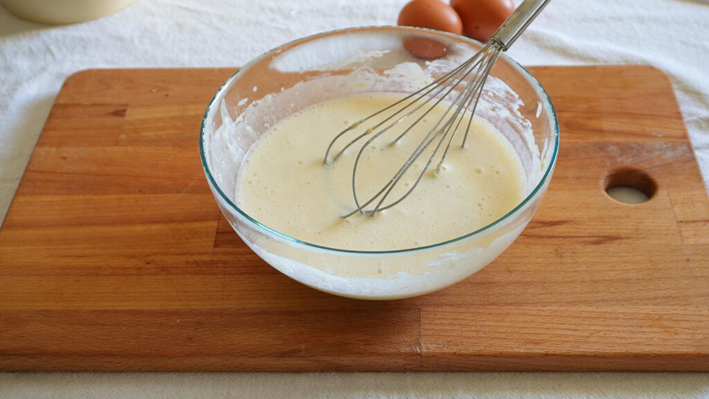Pfannkuchen mit Honig und Nüssen - Schritt 1