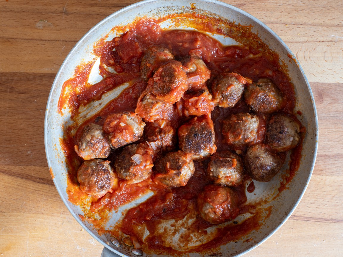 Rinderfleischbällchen in Tomatensauce - Schritt 8