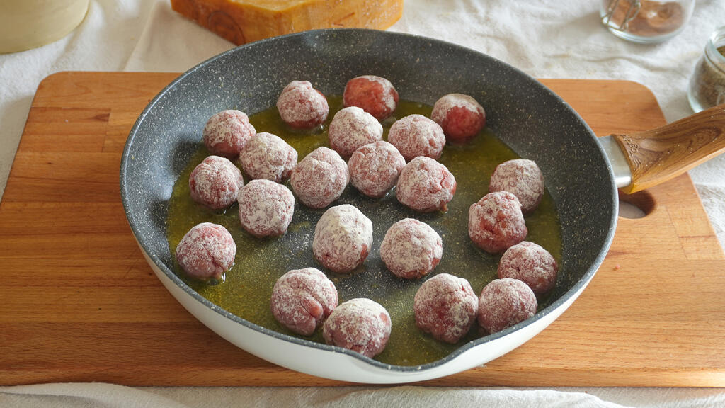 Rinderhackbällchen im Portwein - Schritt 3