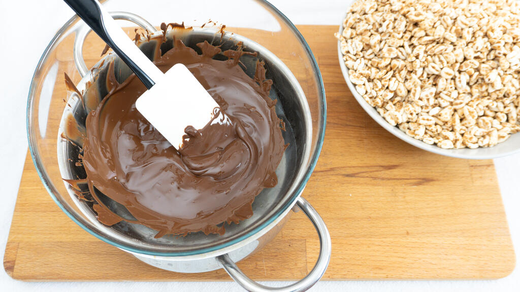 Gepuffter Dinkel mit Schokolade