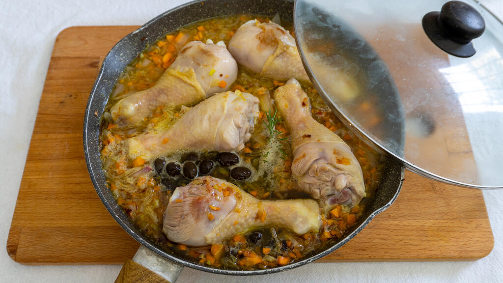 Hähnchenschenkel in Bier