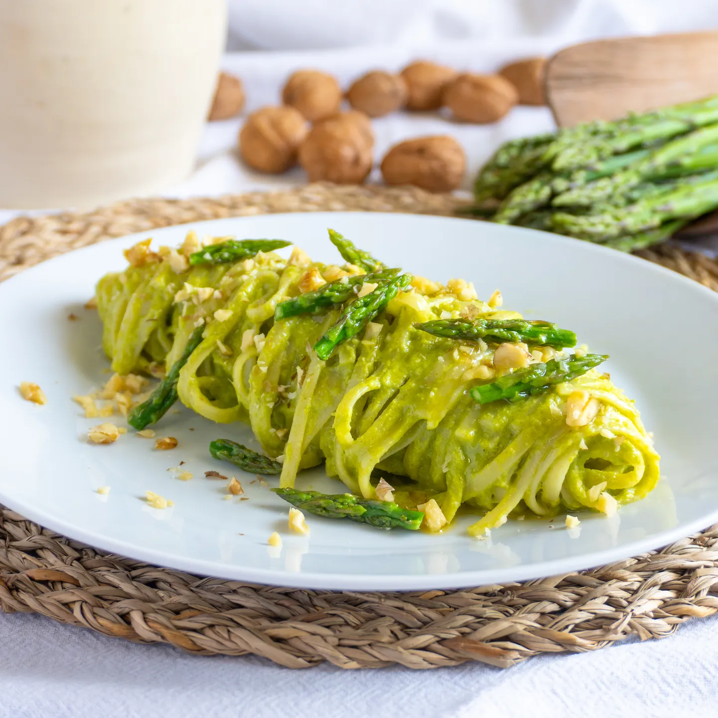 Rezept Pasta mit Spargelcreme und Walnüssen