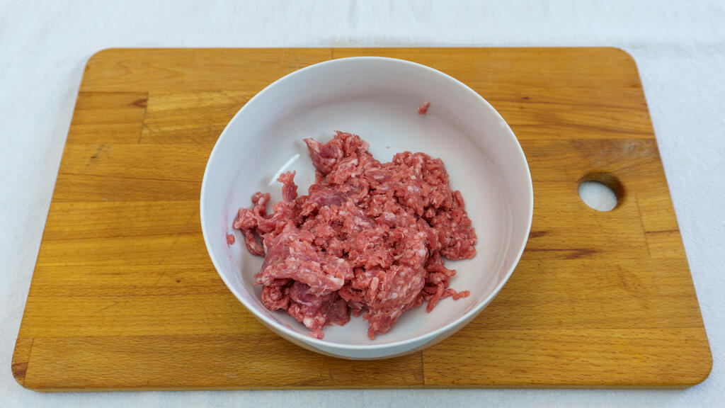 Pasta mit Tomatensauce und Fleischbällchen
