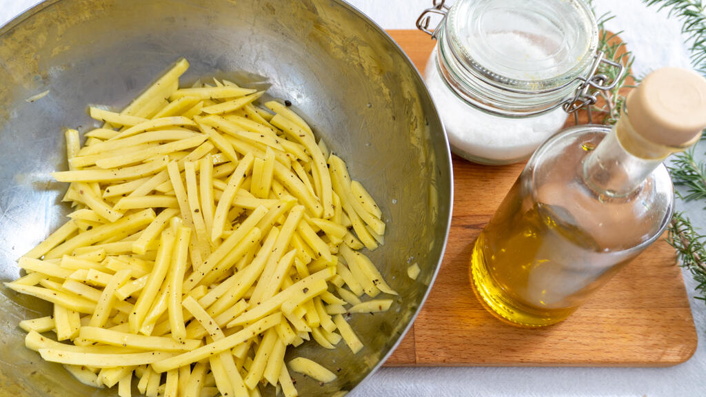 Pommes frites in der Heißluftfritteuse