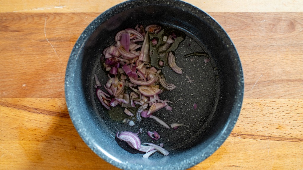 Reistimbale mit Erbsen