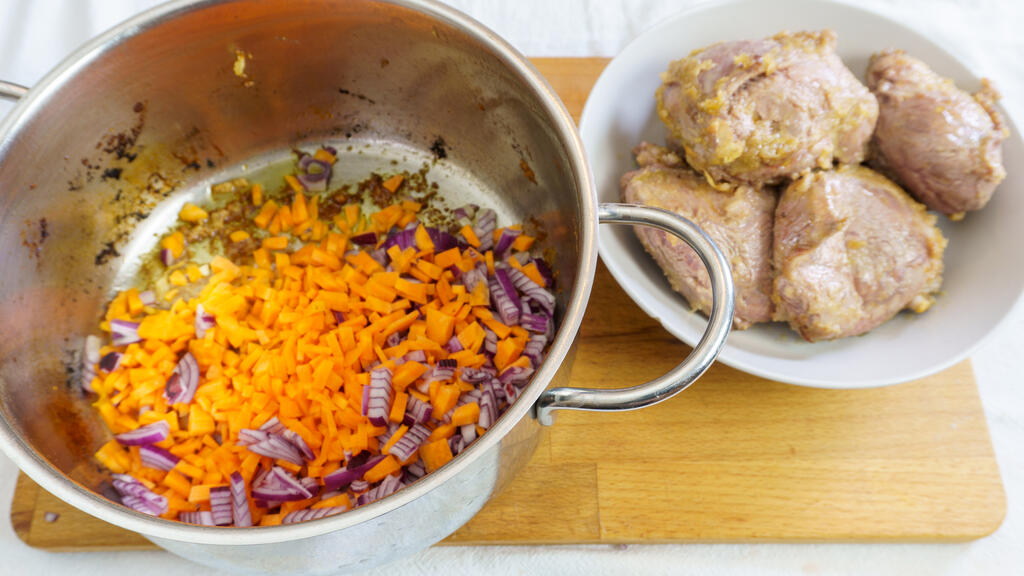 Schweinebacke in Rotwein