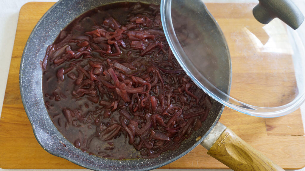 Tagliatelle mit Tropea-Zwiebeln
