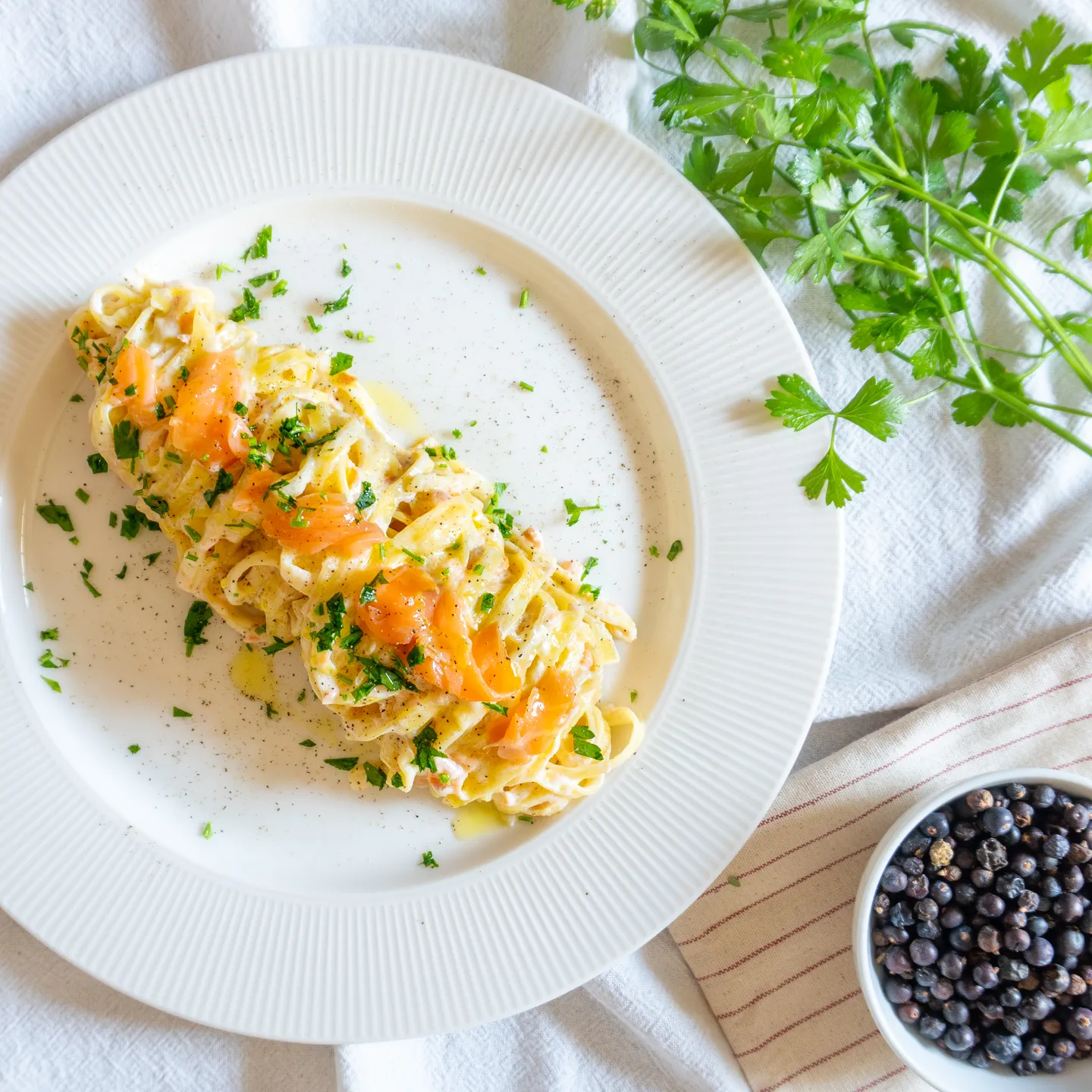 Rezept Tagliolini mit geräuchertem Lachs Rezept Tagliolini mit geräuchertem Lachs