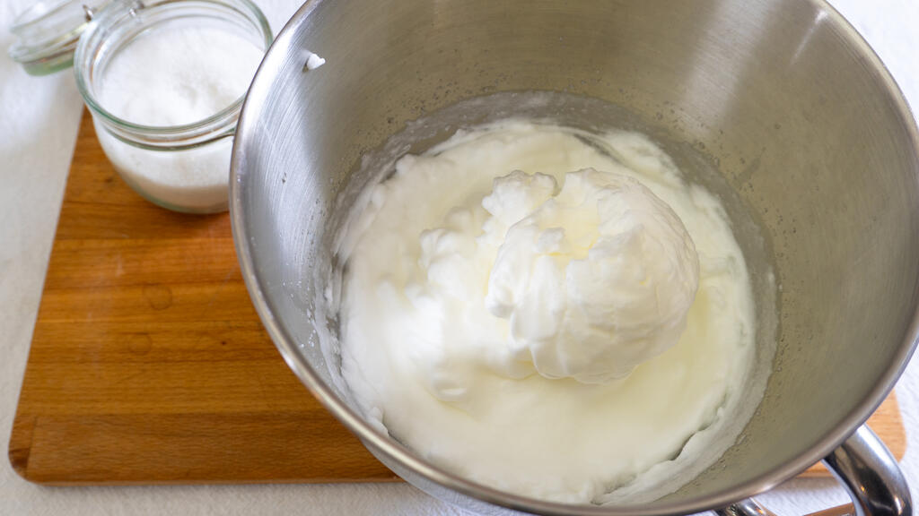 Wolkentorte mit griechischem Joghurt