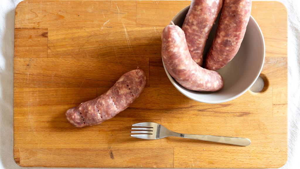 Wurst und Kartoffeln in der Heißluftfritteuse