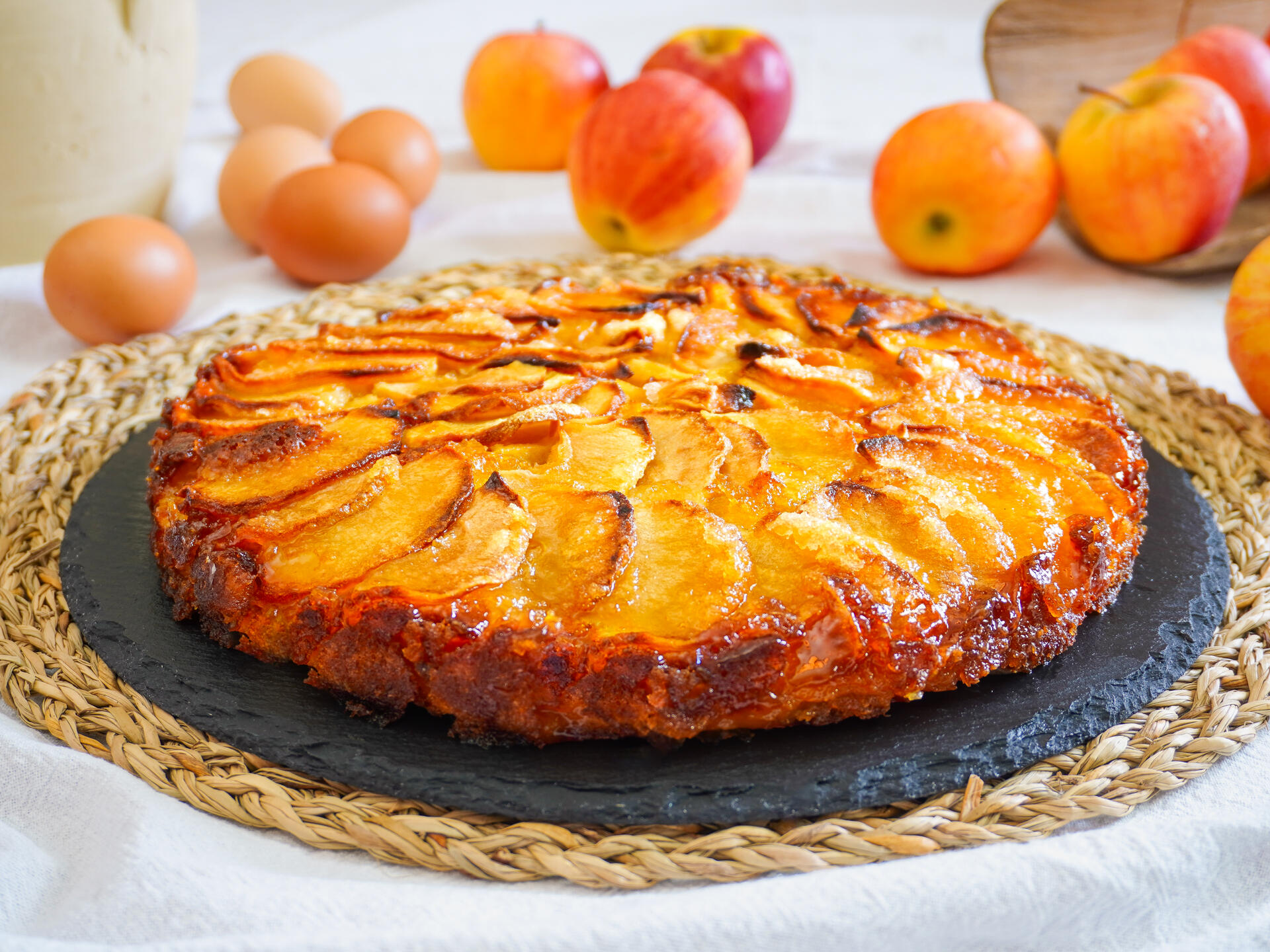 Apple cake with olive oil