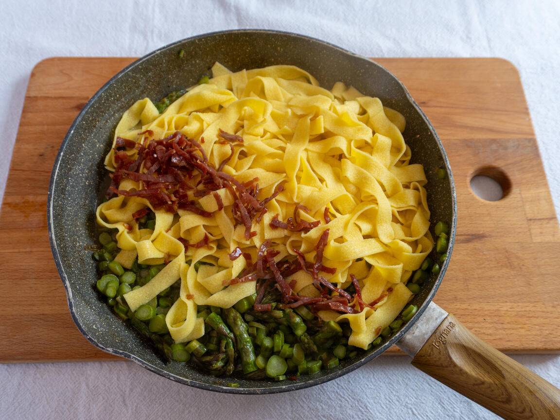 Asparagus and Prosciutto Pasta - step 5