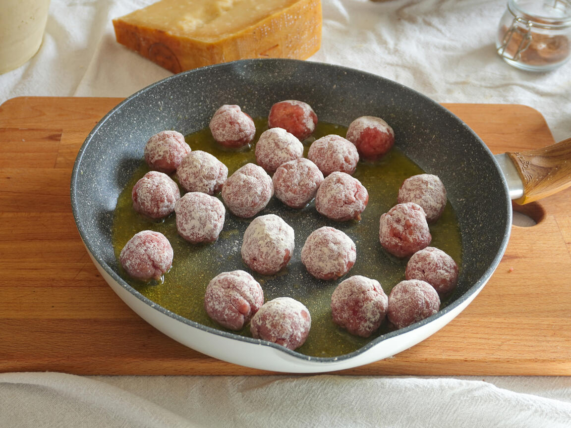 Beef meatballs with port wine - step 3