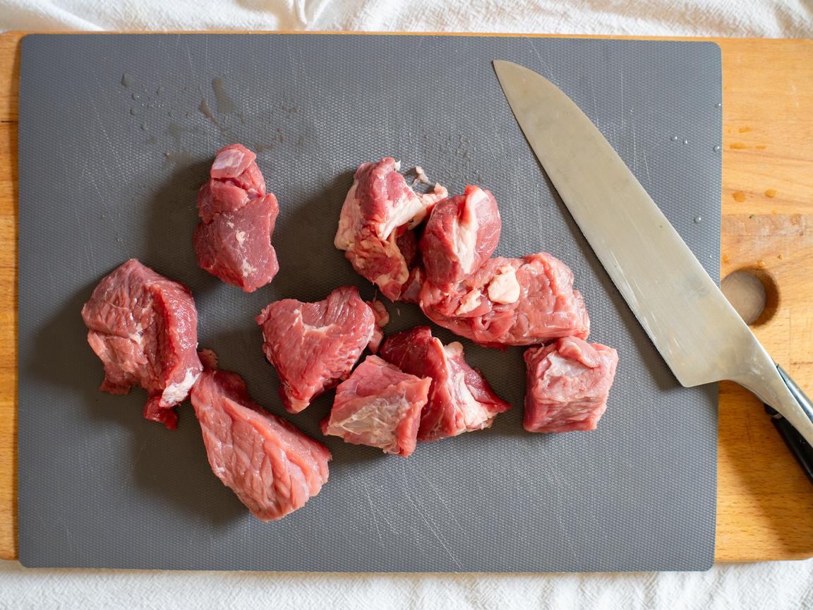 Beef stew with beer - step 1