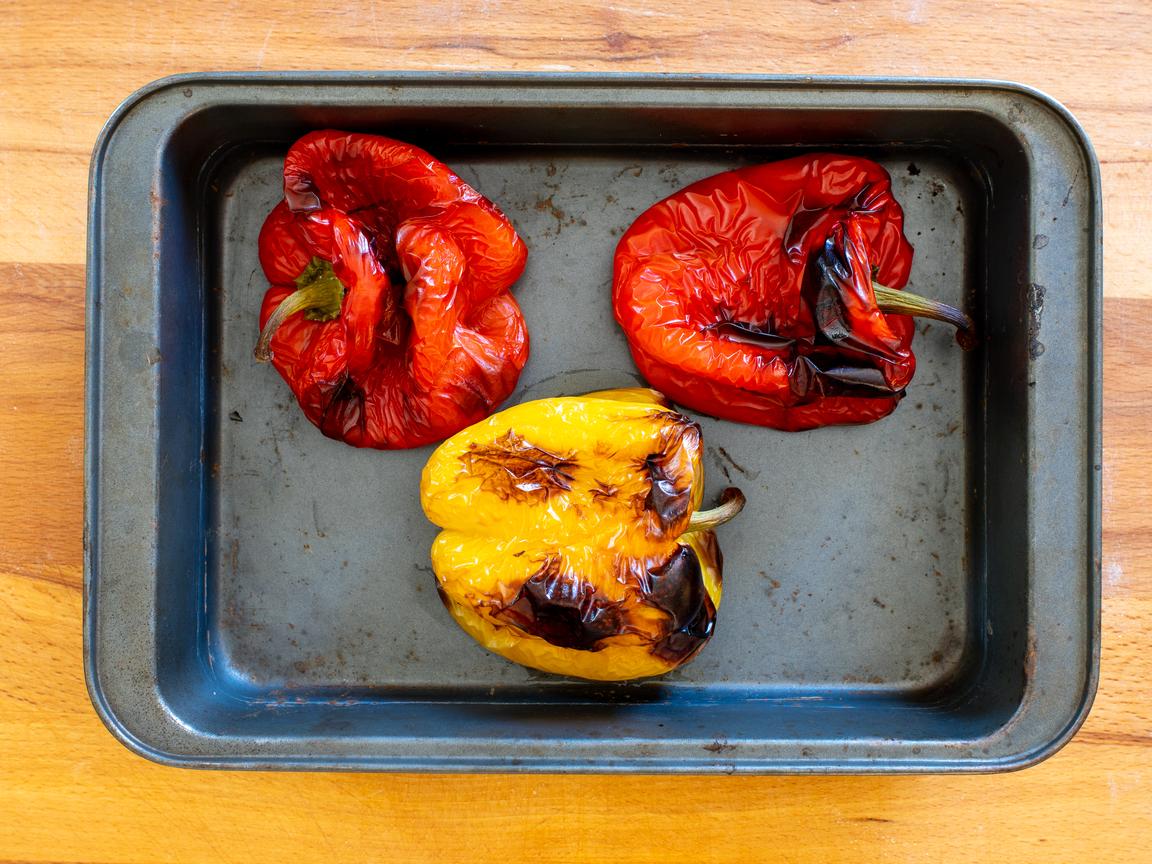Bell pepper and walnut pesto - step 2