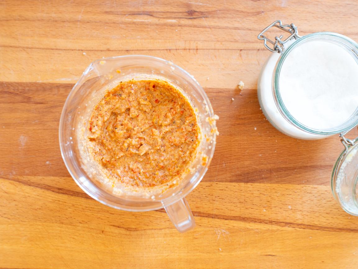 Bell pepper and walnut pesto - step 6