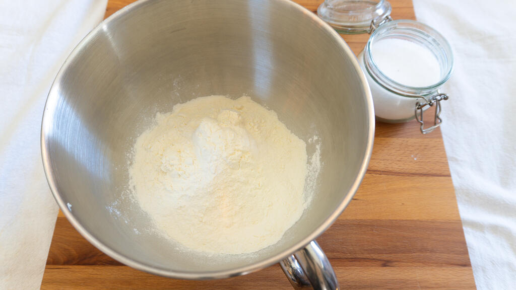Bolognese Crescentine without Lard - step 1