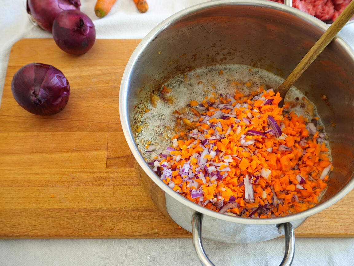 Bolognese ragù - step 3