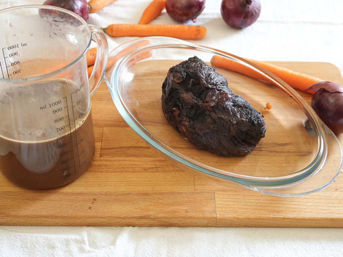 Braised beef in red wine - step 7