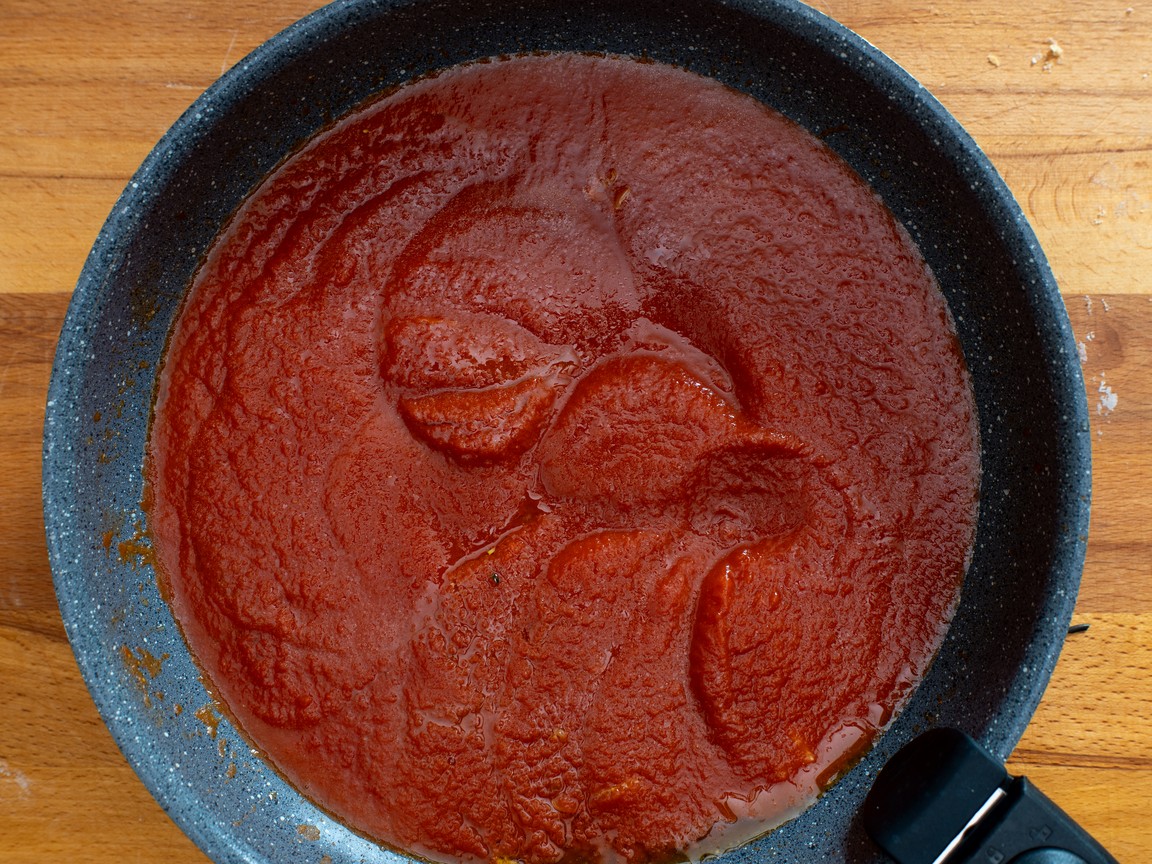 Bread Meatballs in Tomato Sauce - step 5