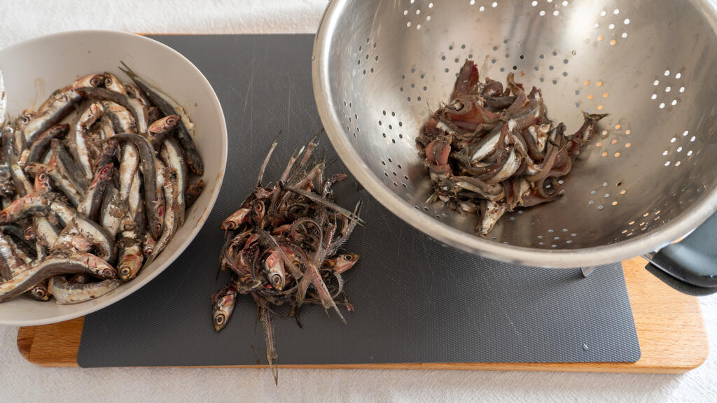 Breaded Anchovies in Air Fryer - step 1