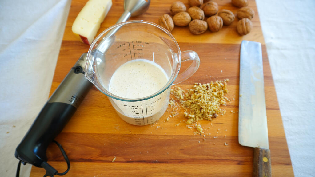 Buckwheat pappardelle with Asiago cheese fondue and walnuts - step 6