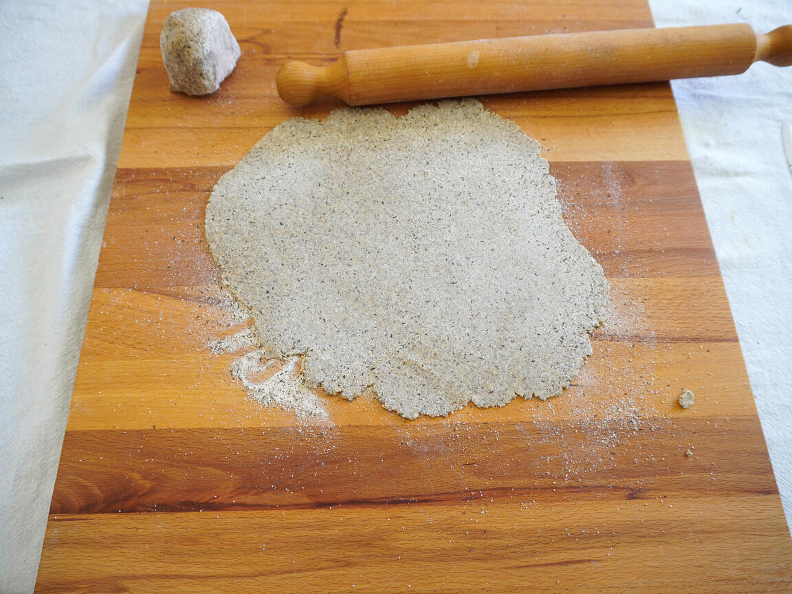 Buckwheat pappardelle with Asiago cheese fondue and walnuts - step 3