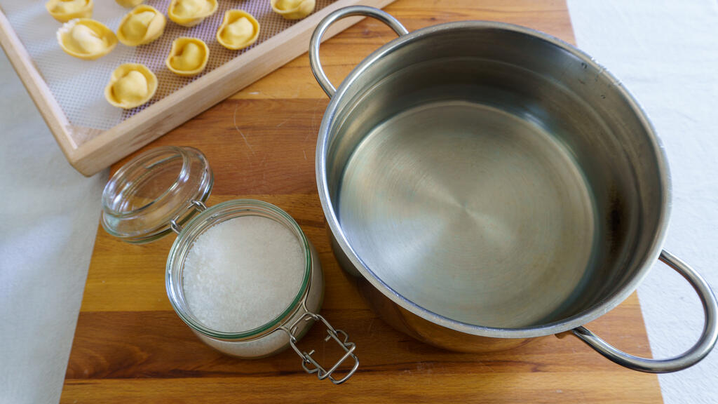 Butter and sage tortelloni - step 5