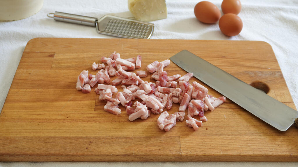 Carbonara spaghetti - step 1