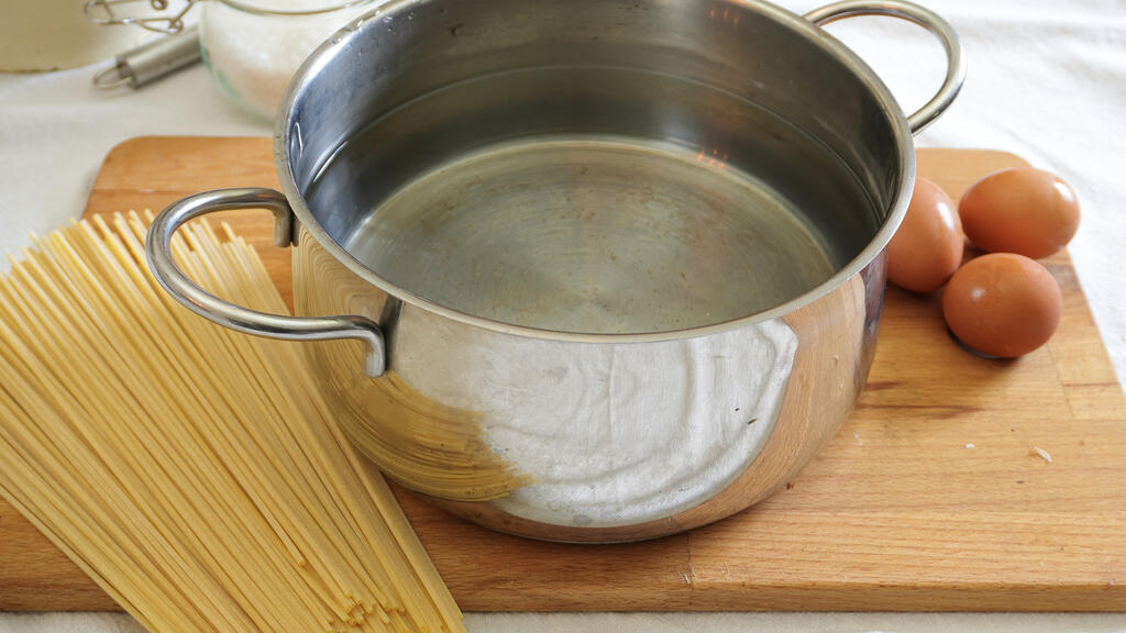 Carbonara spaghetti - step 2