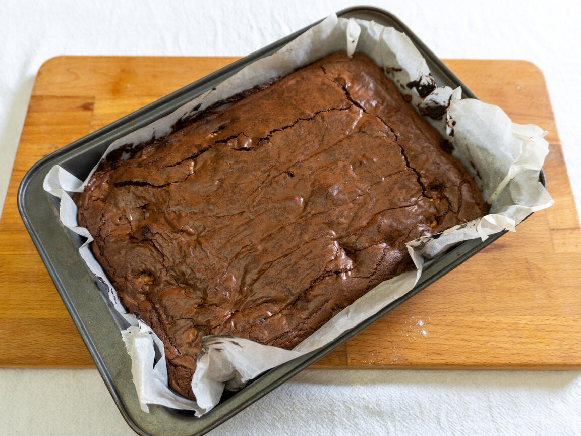 Chocolate and Walnut Brownies - step 7