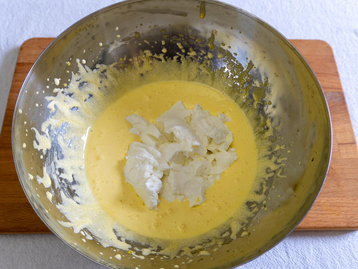 Cloud Cake with Greek Yogurt - step 3