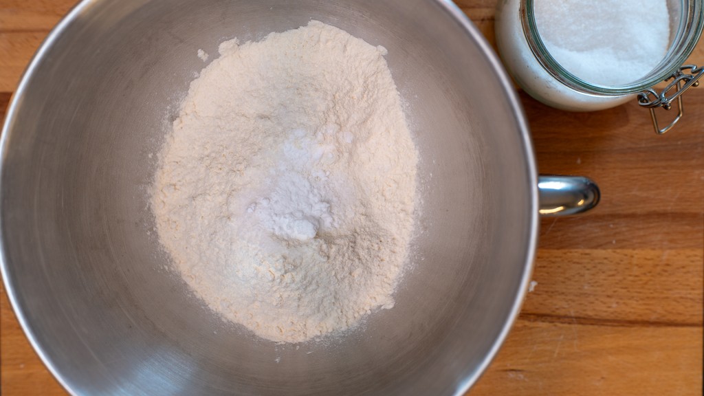Crumbly Apulian taralli