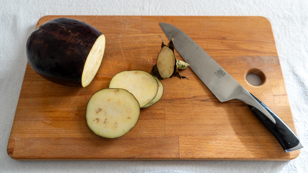 Eggplant and Almond Pesto - step 1