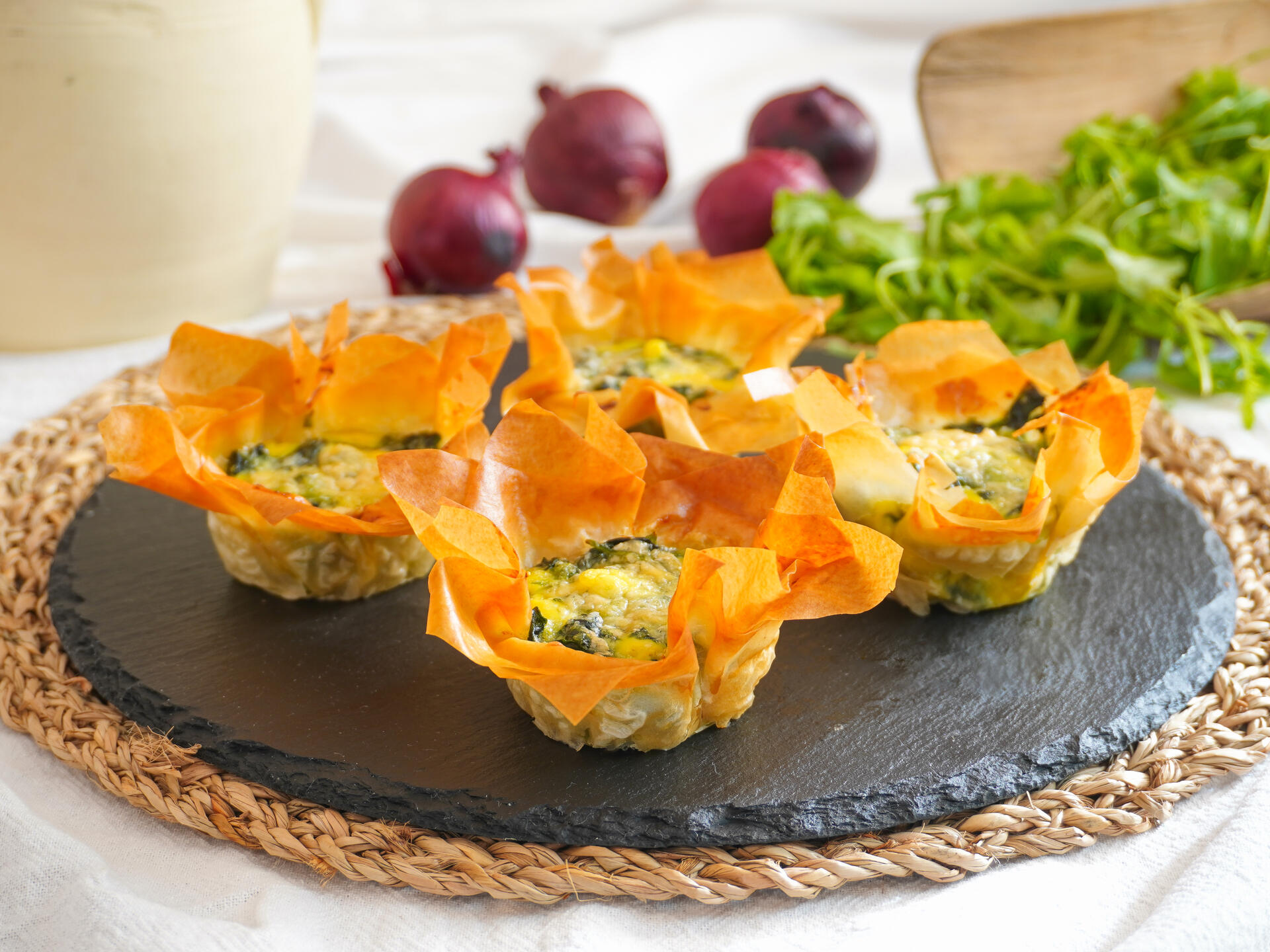 Filo pastry baskets with spinach