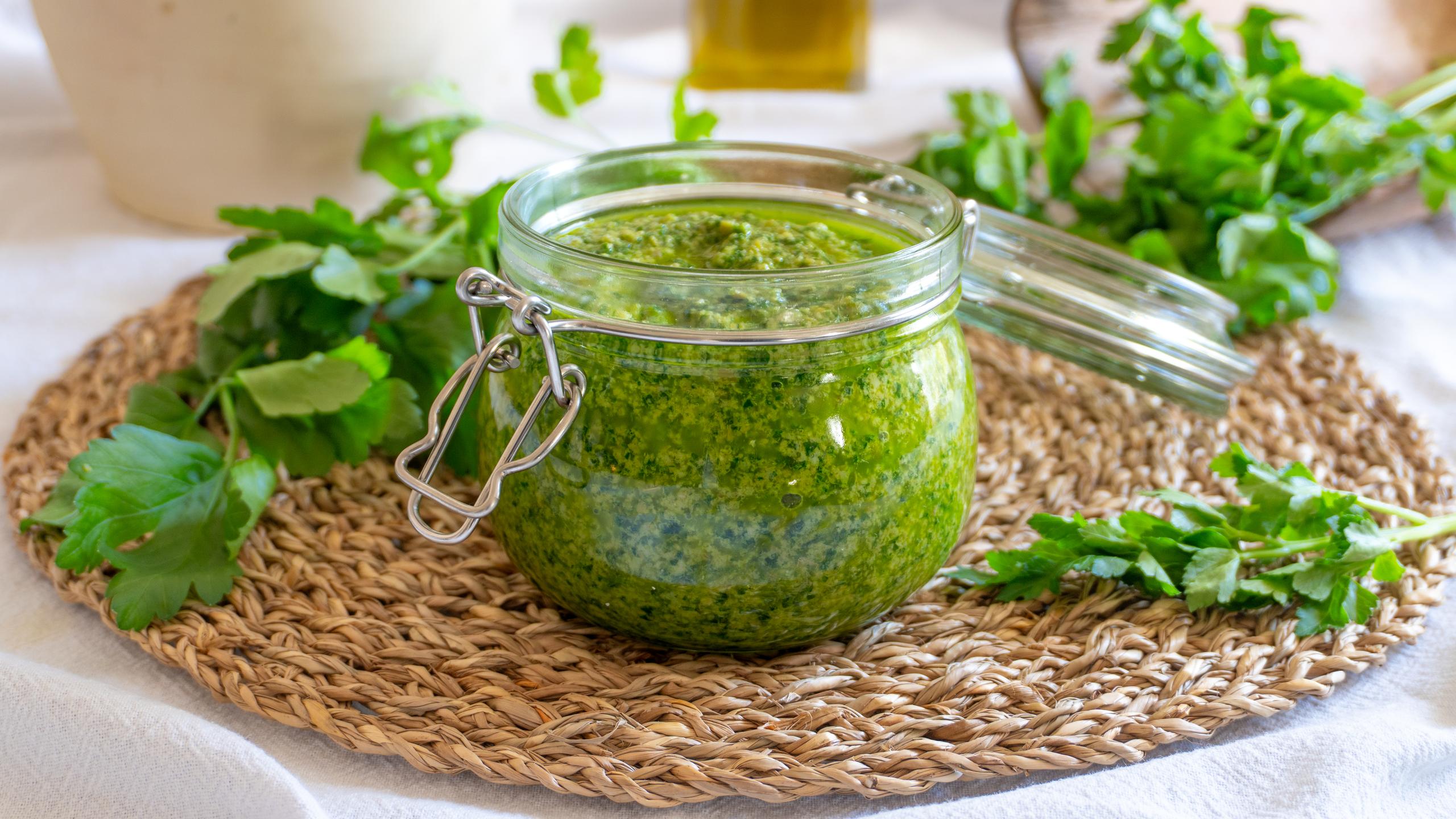Green sauce