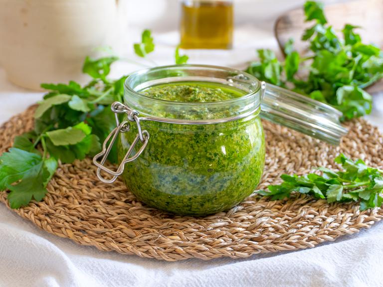 Green sauce