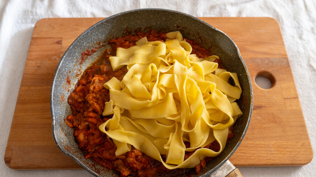 Pappardelle with pork rib ragù - step 3