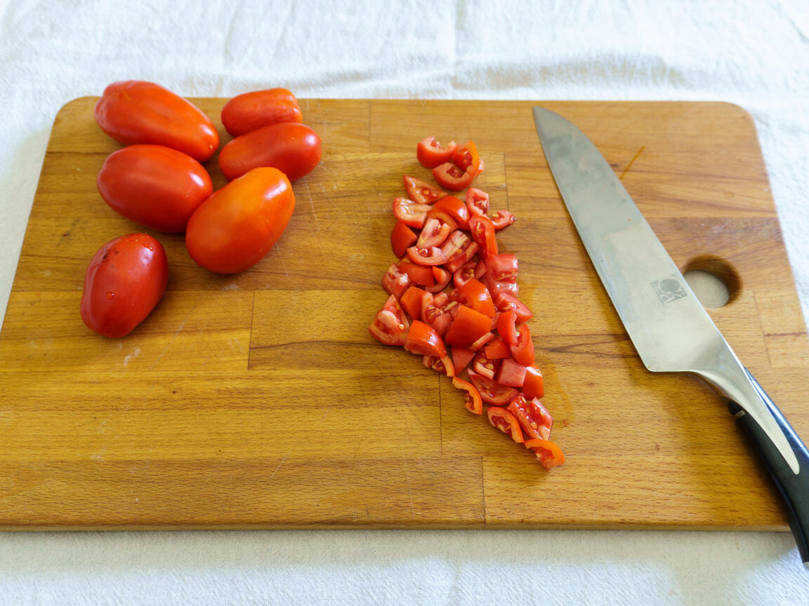 Pasta alla puttanesca - step 1