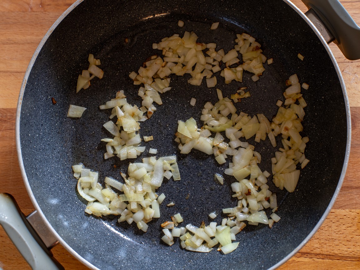 Pasta with cauliflower and walnut cream - step 2